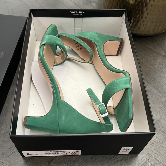 27 EDIT Naturalizer Iriss Ankle Strap Sandal (Wide) - Picture 2 of 11